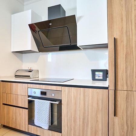 Stunning 3-Bedroom Seaview Retreat In Fort Cambridge Sliema Exterior foto