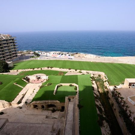 Stunning 3-Bedroom Seaview Retreat In Fort Cambridge Sliema Exterior foto